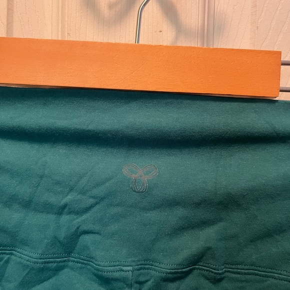 Aritzia TNA ladies XL cropped active leggings green - Picture 4 of 6